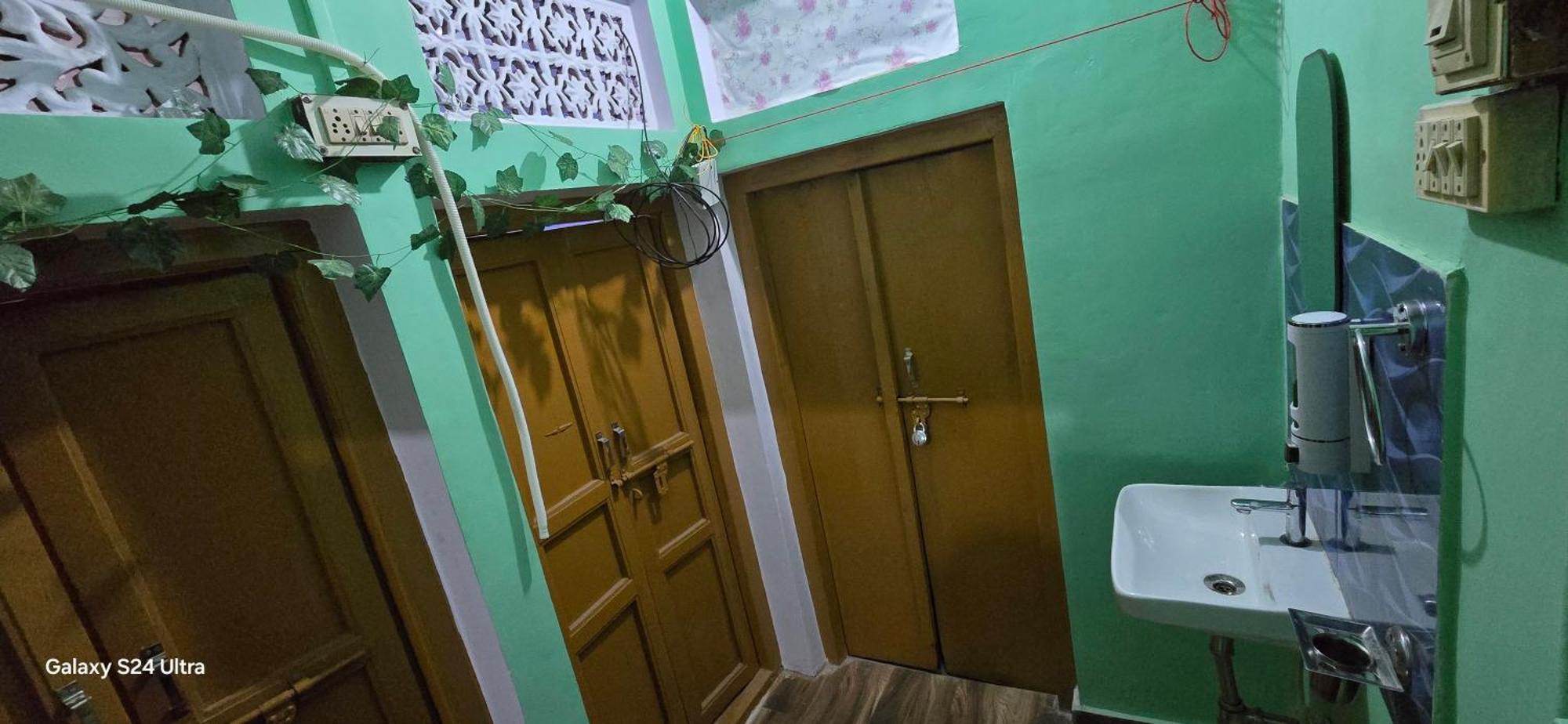 Kashi Dham Homestay Варанаси Экстерьер фото
